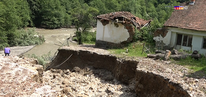 IL-Skola-Vucak-poplave-erozija Kataklizmične slike sela u Ivanjici - ljudi odsečeni od civilizacije (VIDEO/FOTO)