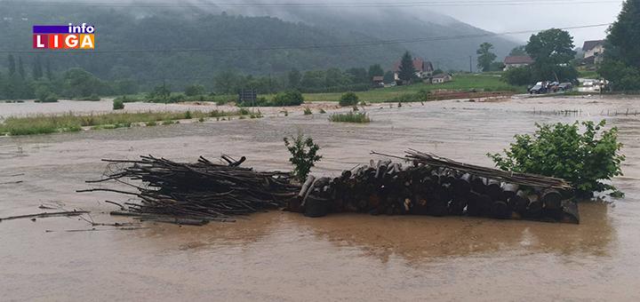 IL-poplava-Lucani-2 Obilne padavine prave probleme: Poplavljeno nekoliko domaćinstava u Lučanima (FOTO)