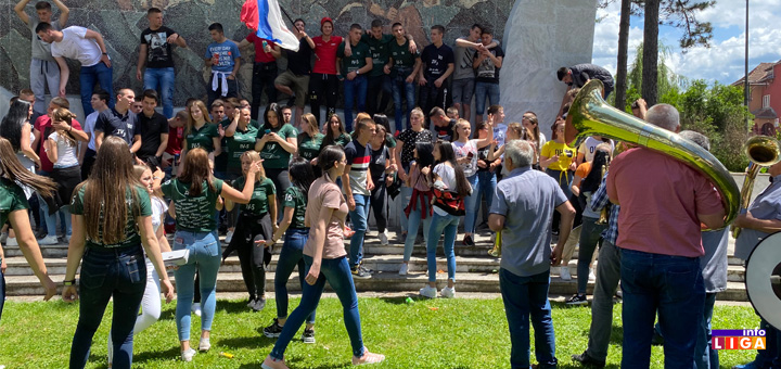 il-tehnicka-skola-matura Maturanti Tehničke škole u Ivanjici uz trubače proslavili kraj školske godine (VIDEO)