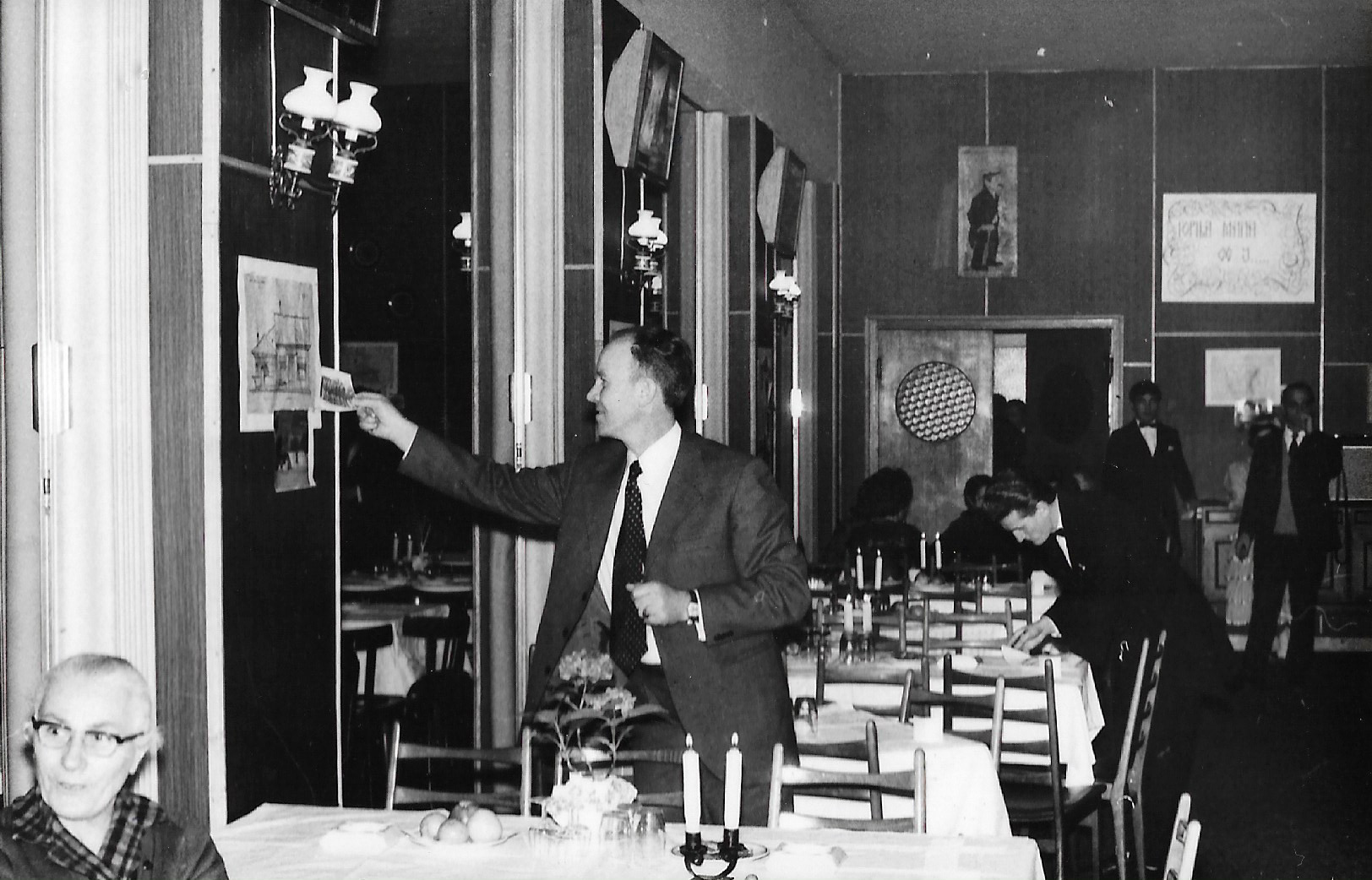 Tesno-mi-ga-skroji-nane-1973.godine-Ivanjica Čuvene ivanjičke zabave osamdesetih : ''Neka vrišti koga tišti'' ...