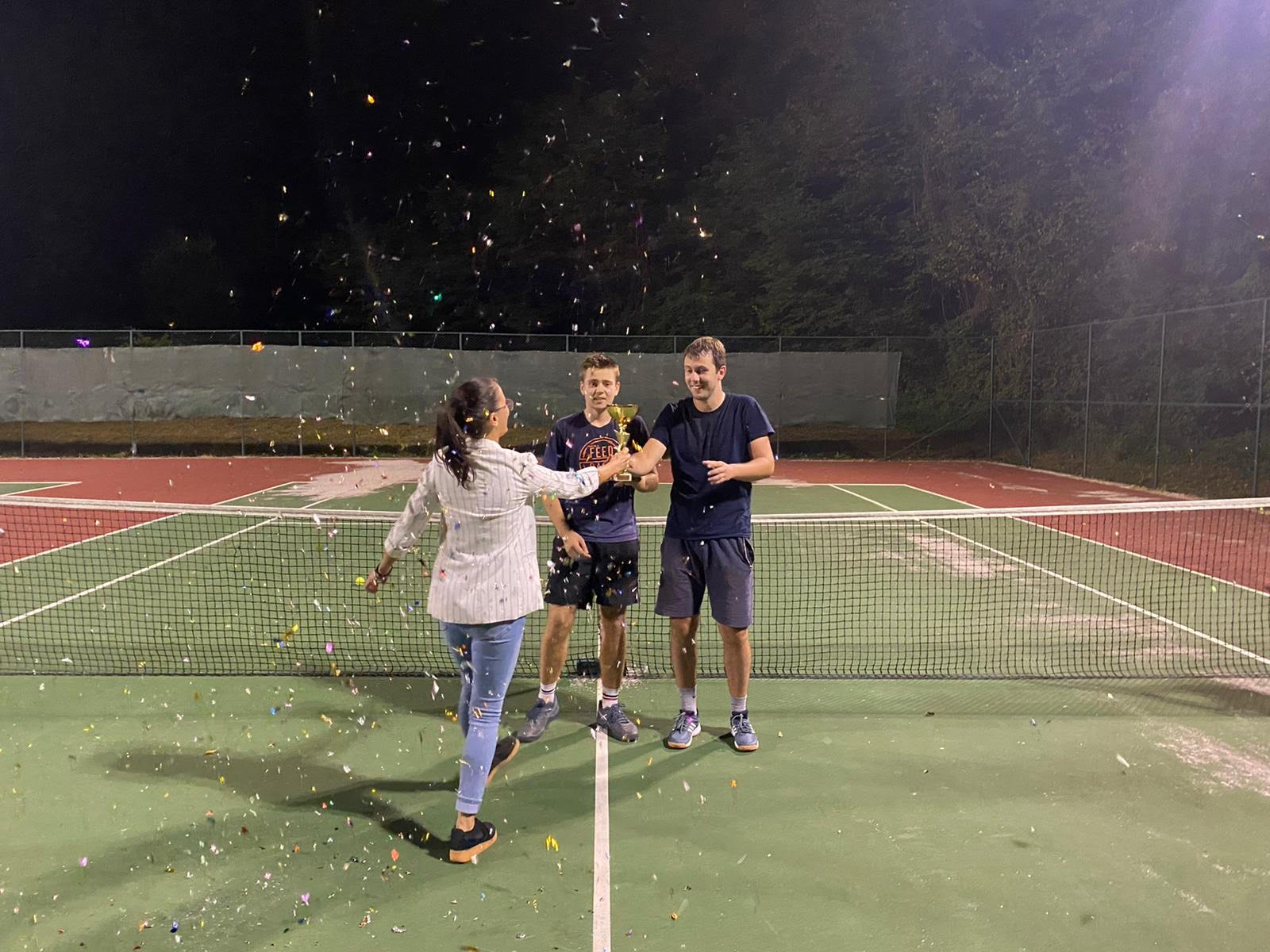 dodela-nagrada Nagrade za najbolje na teniskom turniru u Ivanjici