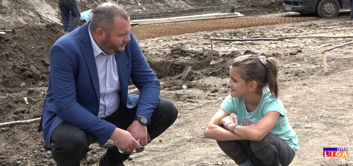 il-jovanovici Počela izgradnja kuće porodici Jovanović- Beskrajna radost zbog temelja nove kuće (VIDEO)