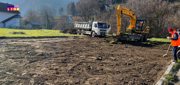 IL-Parking-prostor-dom-zdravlja- ŽARIŠTE U IVANJICI 326 pozitivnih na koronu-ambulante pune, stiže kiseonik, zaštitna oprema, gradi se parking...