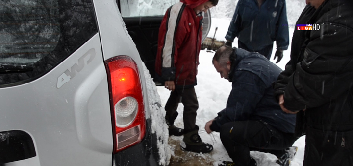 Il-Momcilo-Mitrovic-i-decak-Dragoslav- Ivanjica - Mali Dragoslav u zagrljaju ljudi velikog srca (VIDEO)