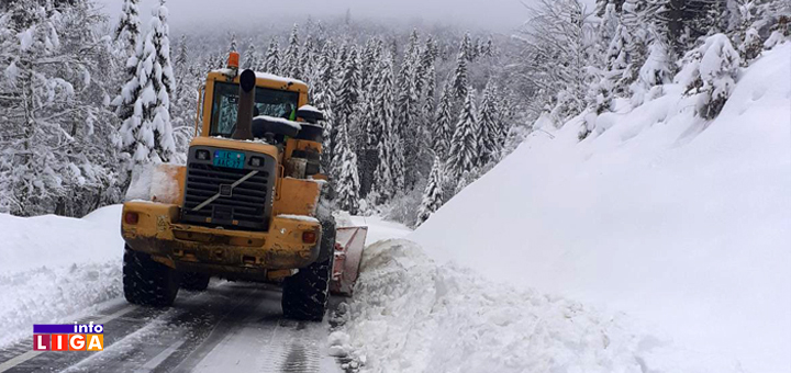 IL-Sneg-Golija-ciscenje-naslovna- Smetovi na Goliji blokirali put (VIDEO)