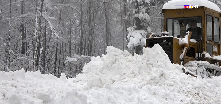Il-sneg-i-zavejani-putevi- Predsednik opštine Ivanjica obišao zavejana područja (VIDEO)