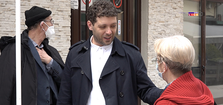 IL-radikali-2 Ivanjičani potpisivali peticiju protiv gej brakova (VIDEO)