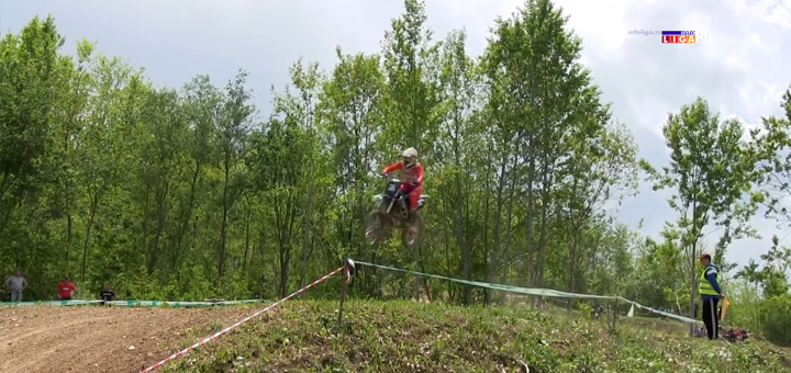 IL-moto-kros-teskt-1 Prašina, brzina i adrenalin na motokrosu u Arilju (VIDEO)