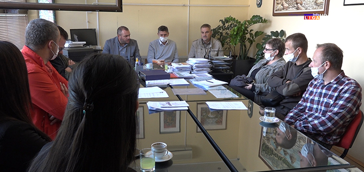 IL-sastanak-os-milinko-kusic- Počinje rekonstrukcija dvorišta OŠ ''Milinko Kušić'' u Ivanjici (VIDEO)