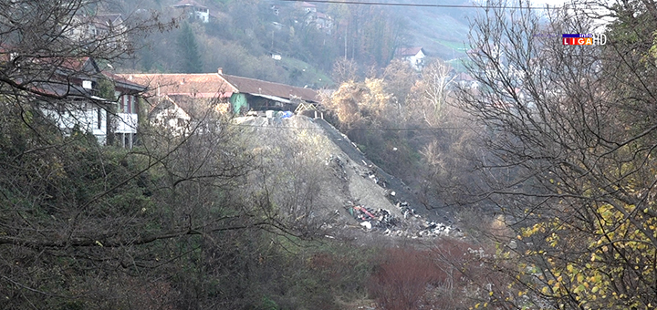 IL-Smece-obala-JKP-Ivanjica- Ko je istovario smeće na obalu Moravice (VIDEO)