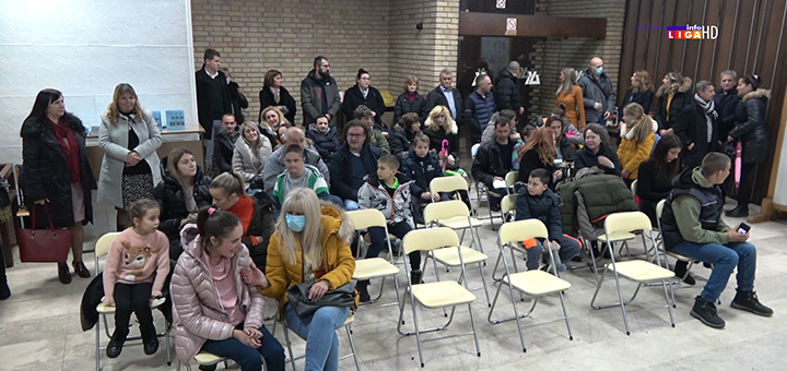 IL-MNRO-Ivanjica- MNRO Ivanjica - Promocija zbirke pesama i izložba likovnih radova (VIDEO)