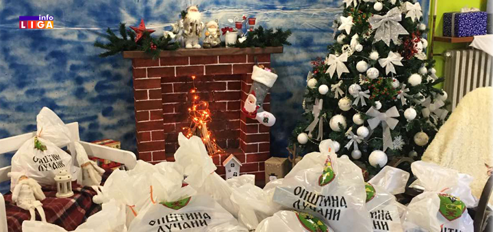 IL-Paketici-LU- Opština Lučani darivala najmlađe novogodišnjim paketićima