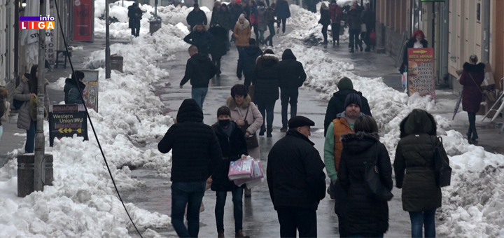 IL-glavna-ulica-ziimi- JKP Ivanjica: Ulice i trotoari se čiste prema planu održavanja i prioritetima (VIDEO)