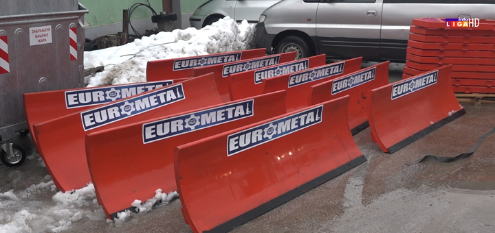 IL-podela-raonici Opština Ivanjica podelila raonike za čišćenje snega (VIDEO)