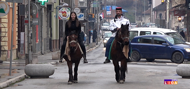 IL-MM-glavna-ulica- Božićni kas ulicama Ivanjice (VIDEO)