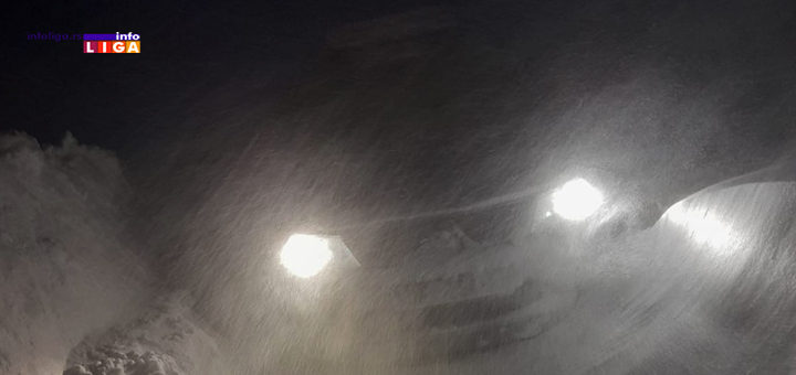 IL-Zaglavljen-na-Goliji- Drama na Goliji: Radnik Puteva iz Ivanjice izvlačio zavejani par iz metarskih smetova (VIDEO)