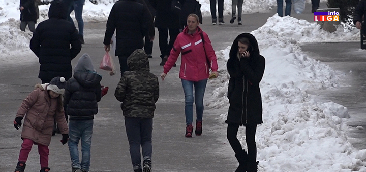 IL-ulice-odrzavanje-jkp-iva Zbog ''ledenih dana'' pojačano održavanje saobraćajnica i trotoara (VIDEO)