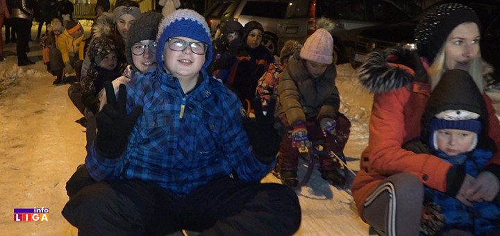 IL-voznja- Ovo je najlepši običaj za praznike i neguju ga u Ivanjici (VIDEO)