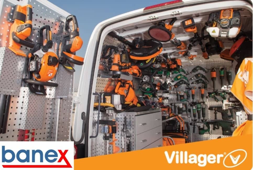 284001903_740123797185851_773270192609750370_n Promocija demo vozila "Villager" ispred prodavnice Banex na Senjaku