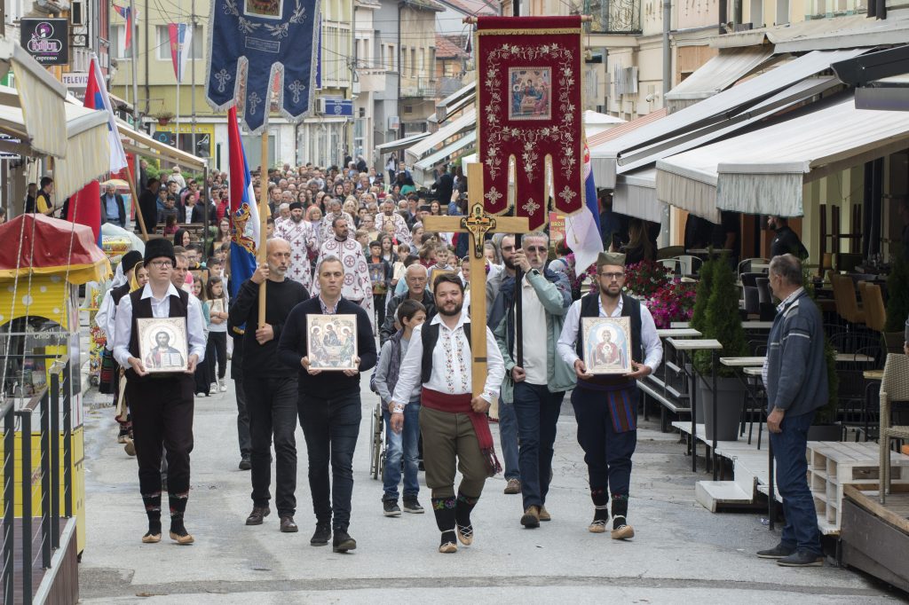D4S_0325-copy-1024x682 Liturgijom i svečanom litijom obeležen praznik Svete Trojice u Ivanjici (VIDEO)