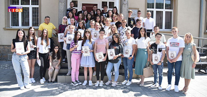 IL-guprna-djaci- Predsednik opštine dodelio nagrade najboljim đacima Ivanjice (VIDEO)