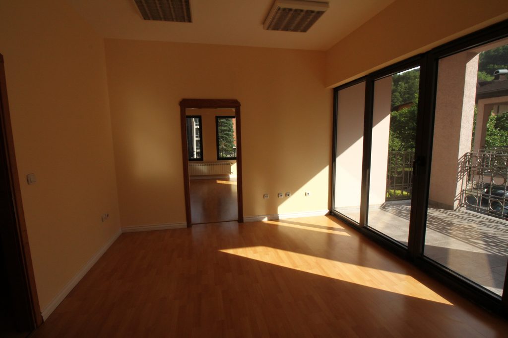 TOI_4528-1024x683 Izdaje se poslovni prostor u Ivanjici - Povoljno, na odličnoj lokaciji