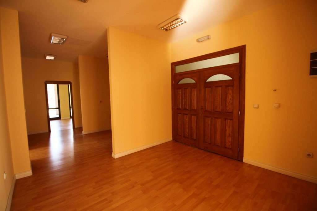 TOI_4531-1024x683 Izdaje se poslovni prostor u Ivanjici - Povoljno, na odličnoj lokaciji