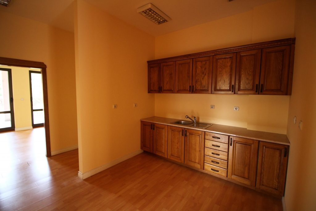 TOI_4553-1024x683 Izdaje se poslovni prostor u Ivanjici - Povoljno, na odličnoj lokaciji