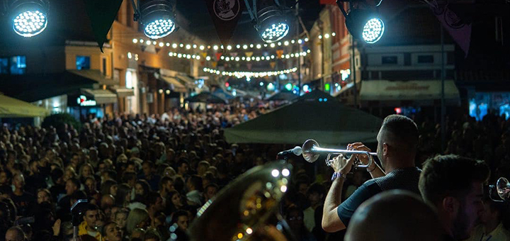 IL-Dejan-Petrovic-koncert-foto-1 Rekordna posećenost prvog dana festivala Nušićijada u Ivanjici (VIDEO)