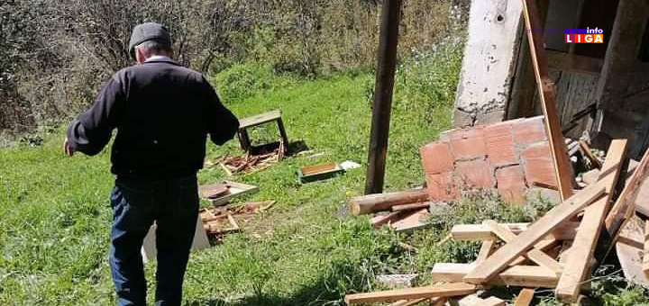 IL-Branisa-mecke-Brusnik- Ivanjica: Mečka mu došla pred vrata, večerala, napravila lom i otišla (VIDEO)