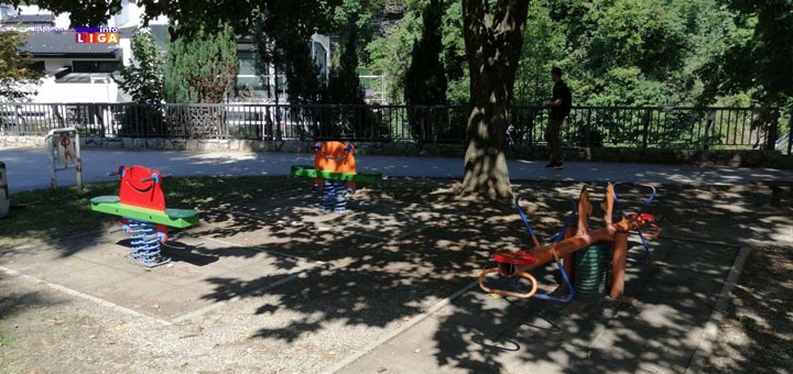 IL-park-2 Divlljanje pojedinaca u gradskom parku i dečijem igralištu mora biti sprečeno