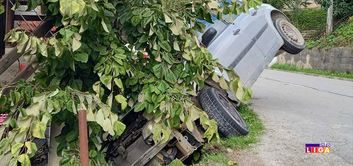 IL-prilicki-kiseljak-auto-smrskan- Dve saobraćajke u Ivanjici, jedan sleteo pokraj kuće, drugi ispred prodavnice (FOTO)