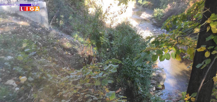 IL-Pao-niz-liticu-1 Drama u Ivanjici: Mladić (17) survao se niz liticu u gradskom parku