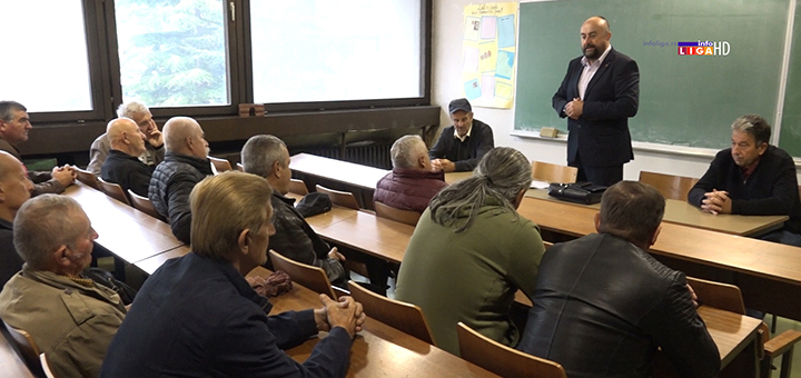 IL-skup-proizvodjaca-malinari- Narodni poslanik i malinari traže rešenje za otkupnu cenu maline (VIDEO)