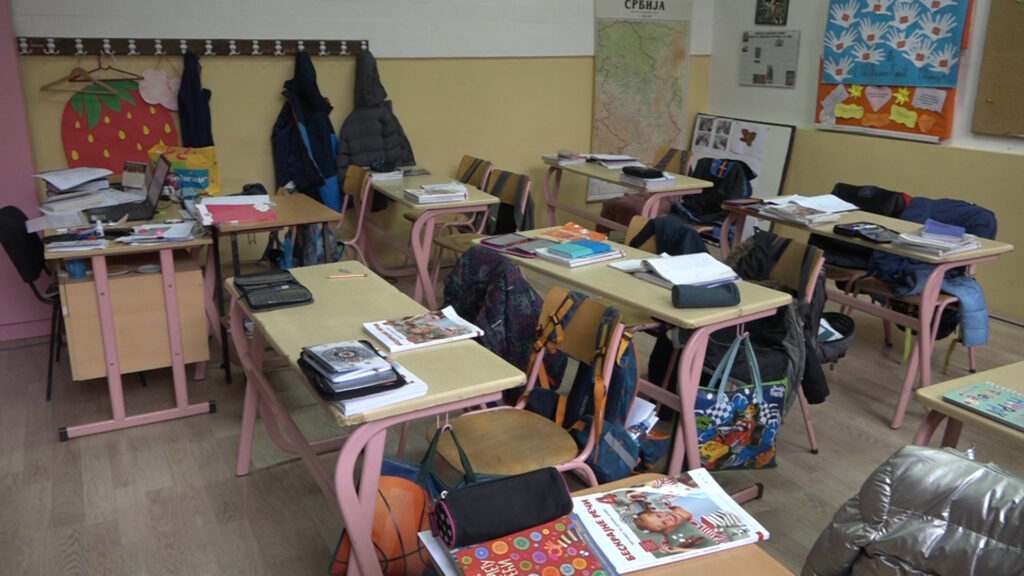 01023.MTS_.00_00_04_04.Still001-1024x576 Stop nasilju nad prosvetnim radnicima - veliki protest zakazan za 1. decembar (VIDEO)