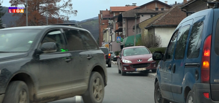 IL-parking-nema-ivanjica Ivanjica ima oko 27 000 stanovnika i više od 15 000 automobila (VIDEO)