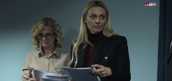 il-ministarka-1 Ministarka poljoprivrede Jelena Tanasković posetila Ivanjicu-dodeljeni ugovori za 47 traktora (VIDEO)