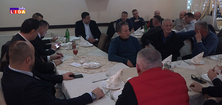 IL-Rade-Basta-malinari- Ivanjica: Sastanak ministra privrede sa otkupljivačima i prerađivačima malina (VIDEO)