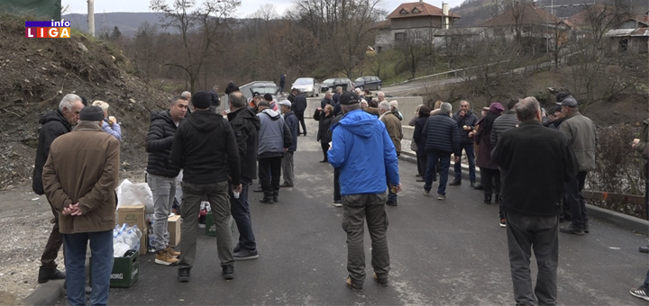 IL-derovac- Derovčani priredili pravo slavlje jer je njihovim mukama došao kraj (VIDEO)