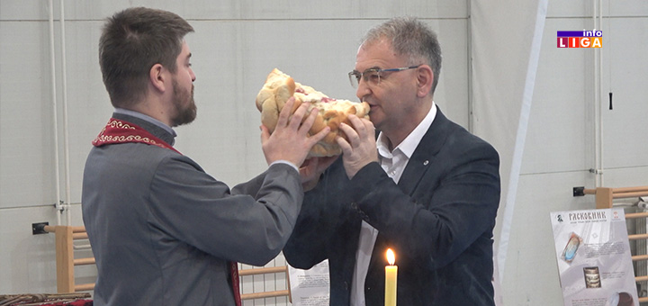 IL-Os-sreten-Lazarevic-Prilike- Obeležena slava Sveti Sava u ivanjičkim školama (VIDEO)