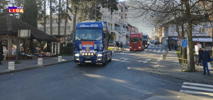 IL-kamiondzije- Božićna atrakcija na ulicama Ivanjice (VIDEO)