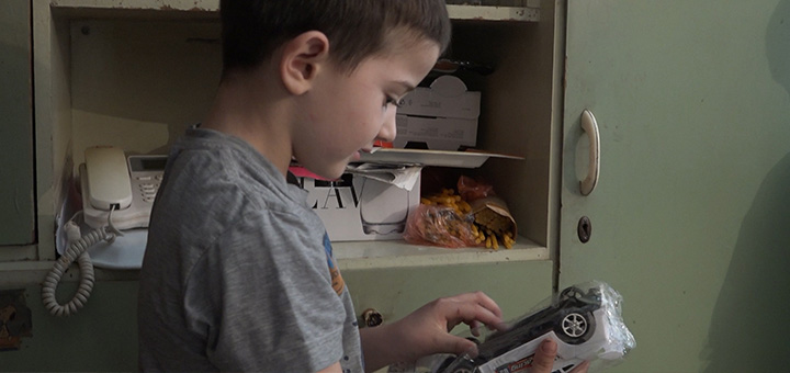 IL-milan-visnjic-1-1 Predsednik opštine Ivanjica ulepšao božićne praznike malim anđelima sa Golije (VIDEO)