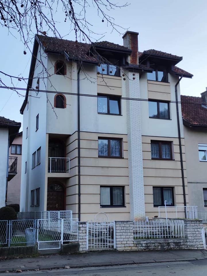 slika-1 Kuća na prodaju u užem centru Ivanjice (FOTO)
