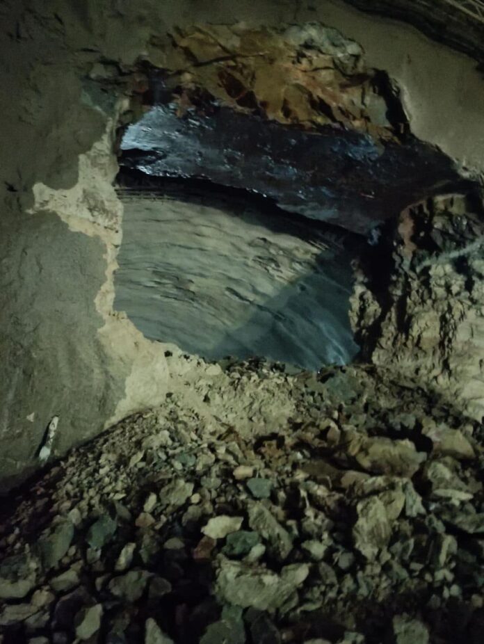 Tunel-Laz-Probijena-cev-2-696x926-1 Probijena prva cev u tunelu ''Laz''