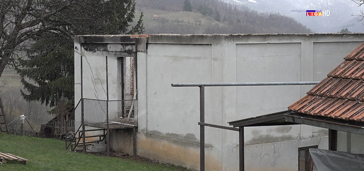 il-kuca-pozar1 Lacko iz Ivanjice 131 put iskazao humanost, a sada mu je potrebna naša pomoć (VIDEO)