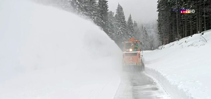 IL-Sneg-na-Goliji-u-aprilu- U Srbiji proleće - na Goliji metarski sneg (VIDEO)