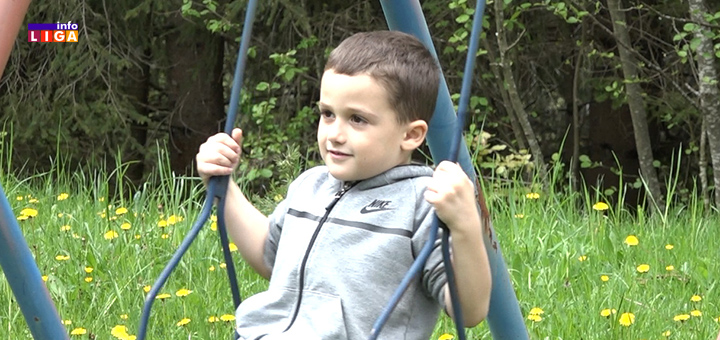 IL-Aleksa-Borovic- Jedan učenik i jedna nastavnica u školi prepunoj znanja, ljubavi i razumevanja (VIDEO)