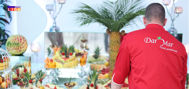 il-dar-mar Vešti prsti Marine i Darka Sinđelića iz Ivanjice od voća stvaraju umetnička dela (VIDEO)