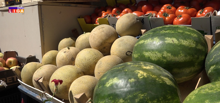 IL-Lubenica- Ivanjica: Zbog loših vremenskih prilika cene na pijacama paprene - Za kilogram voća i preko 700 dinara (VIDEO)