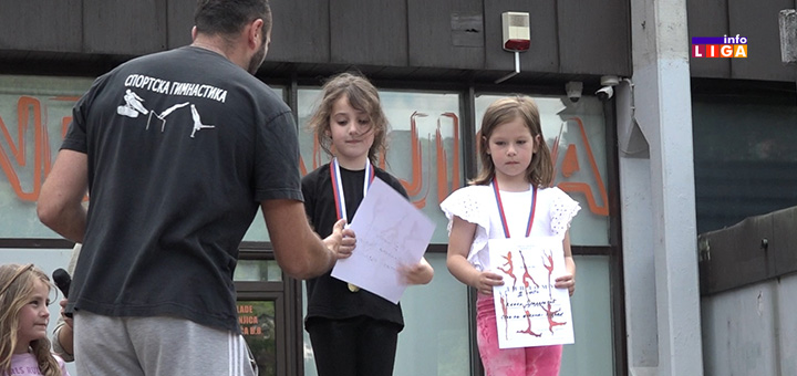 IL-Olja-Lenka- Stotinu mladih gimnastičara pokazalo svoj talenat na trgu u Ivanjici (VIDEO)